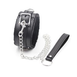 Collar With Metal Leash Black