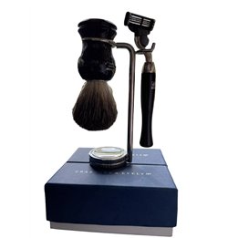 Set Crabtree & Evelyn: Crabtree & Evelyn, Shaving Razor, 5 Blades + Crabtree & Evelyn, Face Shaving Brush - Teknashop Ltd